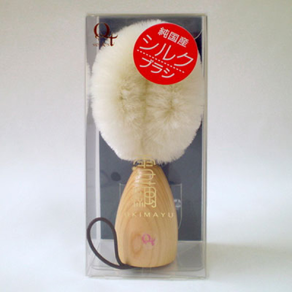 Шелковая щетка для массажа лица Tomioka Silk QT Snow Cocoon Face Wash Brush