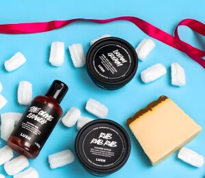 Подарочный набор для ухода за телом с фруктовыми и травяными ароматами Lush All the Best Gift