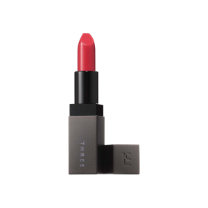 Глянцевая сияющая помада с ценными маслами THREE Daringly Demure Lipstick