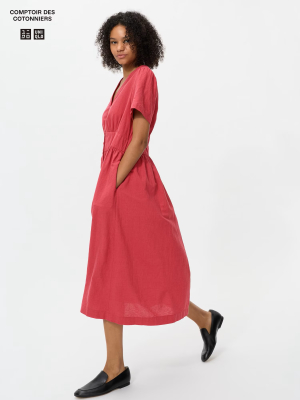 Льняное платье с V-вырезом и сборками Uniqlo Linen Blend V-Neck Dress