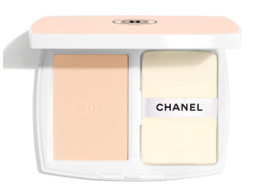 Компактная пудра с сияющим финишем и защитой от стресса CHANEL Le Blanc Brightening Compact Powder Foundation SPF 25/PA+++