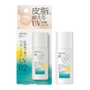 Солнцезащитная эссенция для склонной к жирности кожи KAO Sofina iP Skin Care UV Protector 02 SPF50+ PA+++