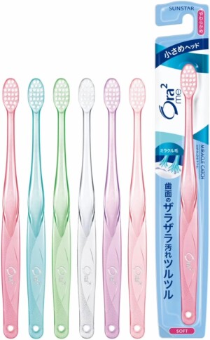 Зубная щетка с мягкой щетиной для бережного очищения Sunstar Ora2 me Miracle Catch Soft
